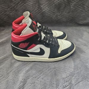 Nike Air Jordan 1 Mid Retro Womens Sz 11 Shoes Black Sail Gym Red Leather.